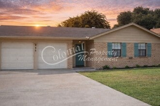 Building Photo - 846 Michelle Dr