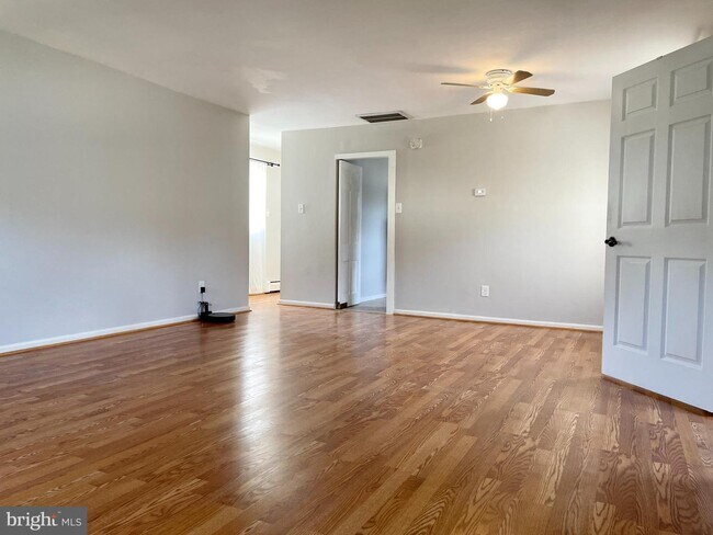 Building Photo - 246 Callanan Ave