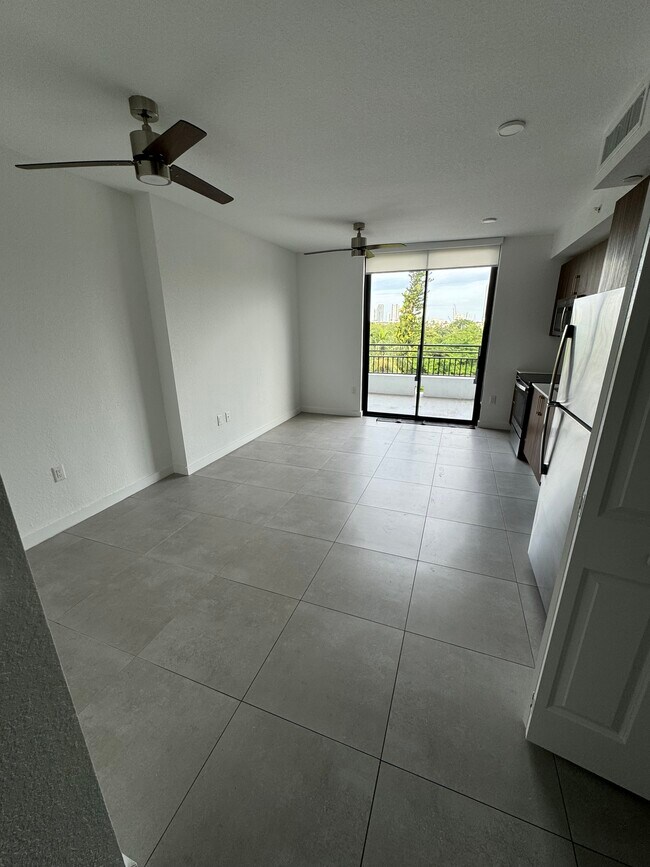 Foto del edificio - 1248 NW 8th Ct