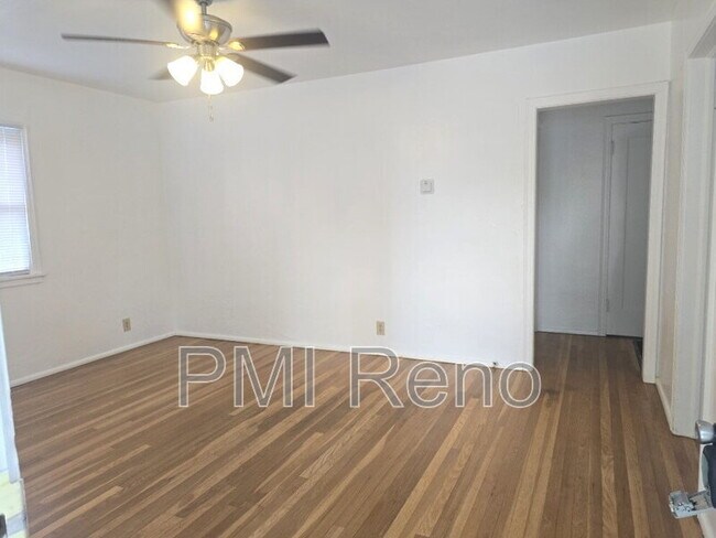 Foto del edificio - 530 Burns St