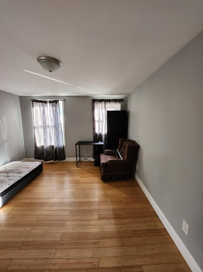 Foto del edificio - 493 Washington Ave