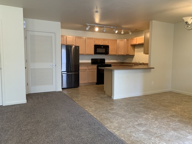 Building Photo - 3031 Coal Mine Ave