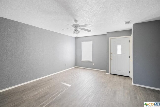 Building Photo - 2611 Haven Dr