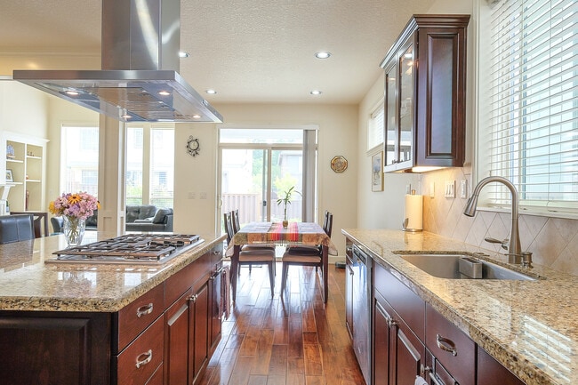 Foto del edificio - Beautiful 4BD* 3 BA* Single Family Home Lo...
