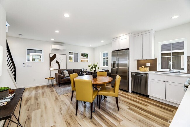 Foto del edificio - 3 bedroom dream home in Highland Park Neig...