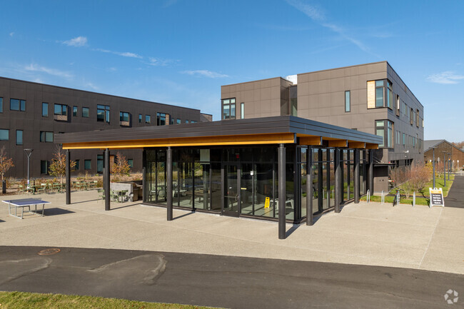Building Photo - Meadows Apartments