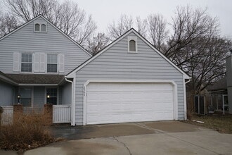 Building Photo - 2501 Crestline Ct