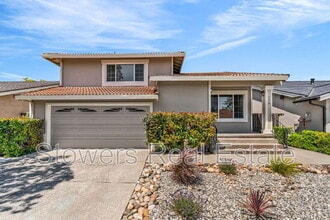 Building Photo - 120 Valdivia Cir