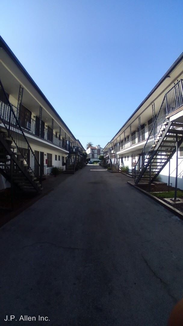 Foto del edificio - 402-406 E Palmer Ave