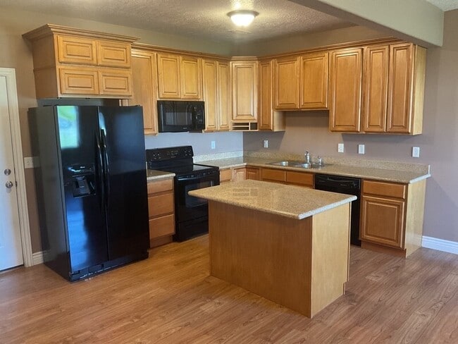 Foto del edificio - 829 W 350 N