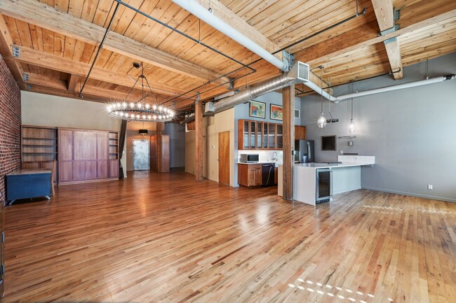 Building Photo - Open floor living at its best! 1 BR/2 BA l...