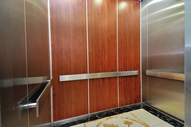 Foto del edificio - 3561 84th St