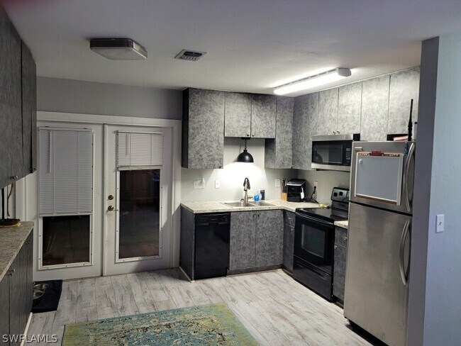 Building Photo - 12382 Dolphin Rd