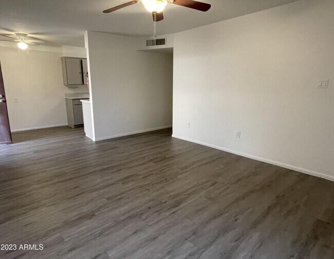 Building Photo - 4719 N 15th Ave