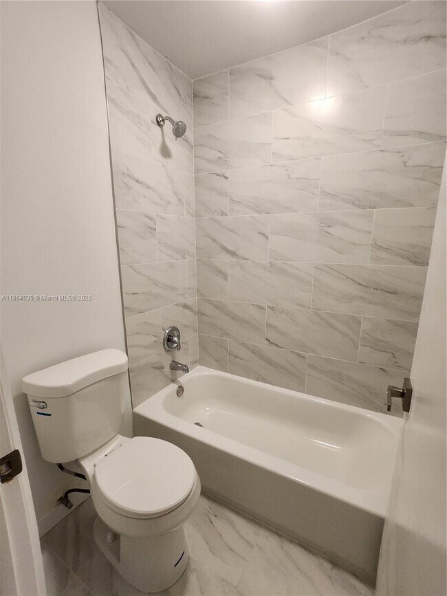 Foto del edificio - 2828 Coconut Ave