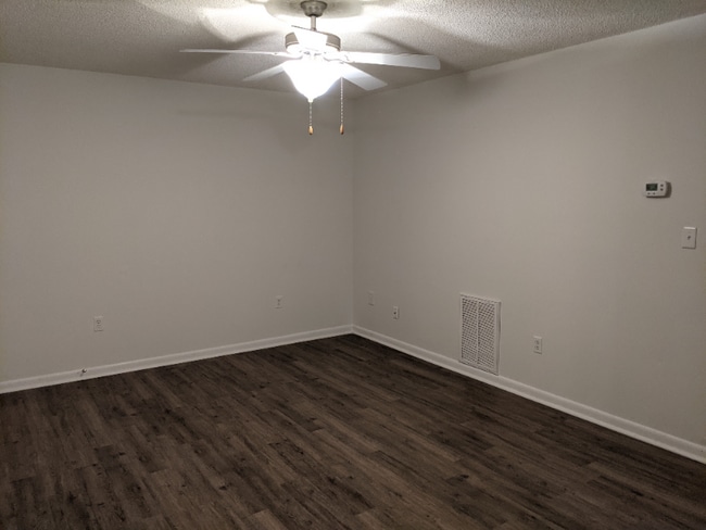 Building Photo - 3309 Bridges St