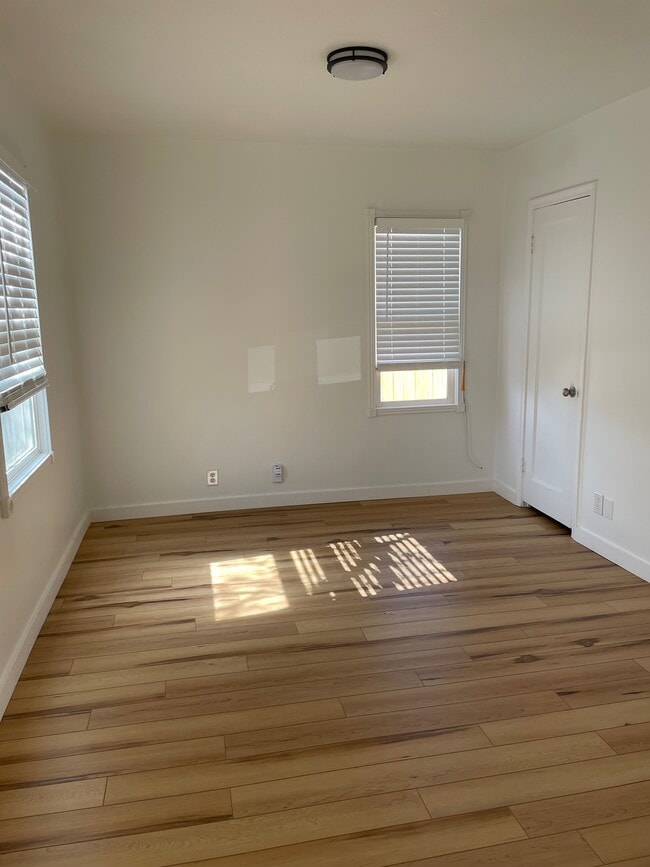 Upstairs living room - 1581 E Downington Ave