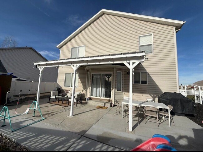 Foto del edificio - 562 Water Wheel Ln