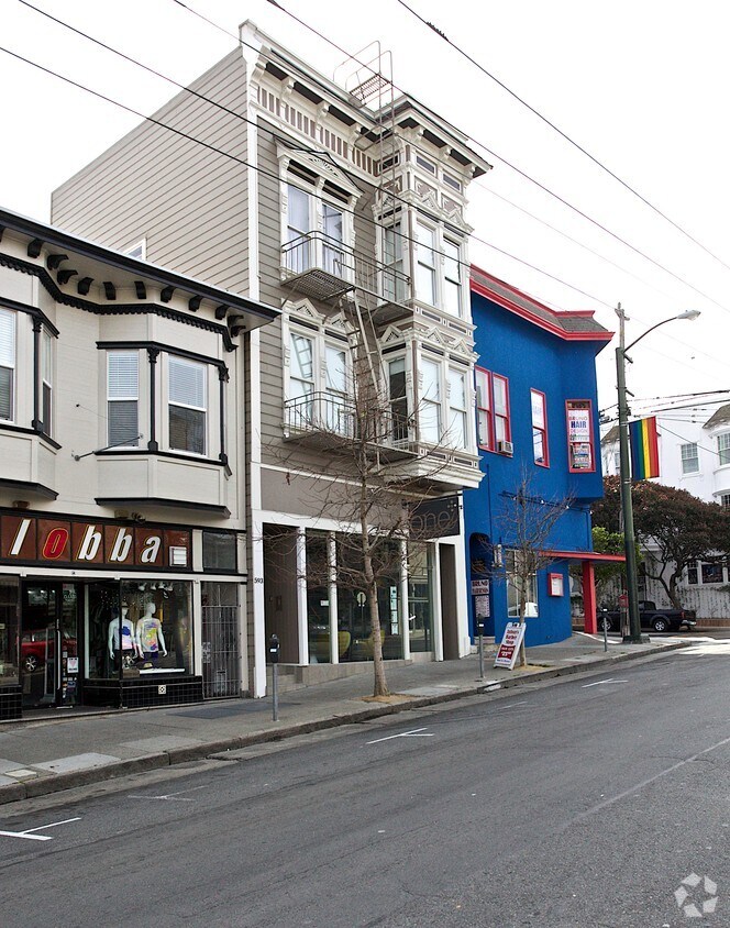 Building Photo - 593 Castro St