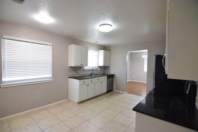 Foto del edificio - 4400 Lonesome Dove Dr