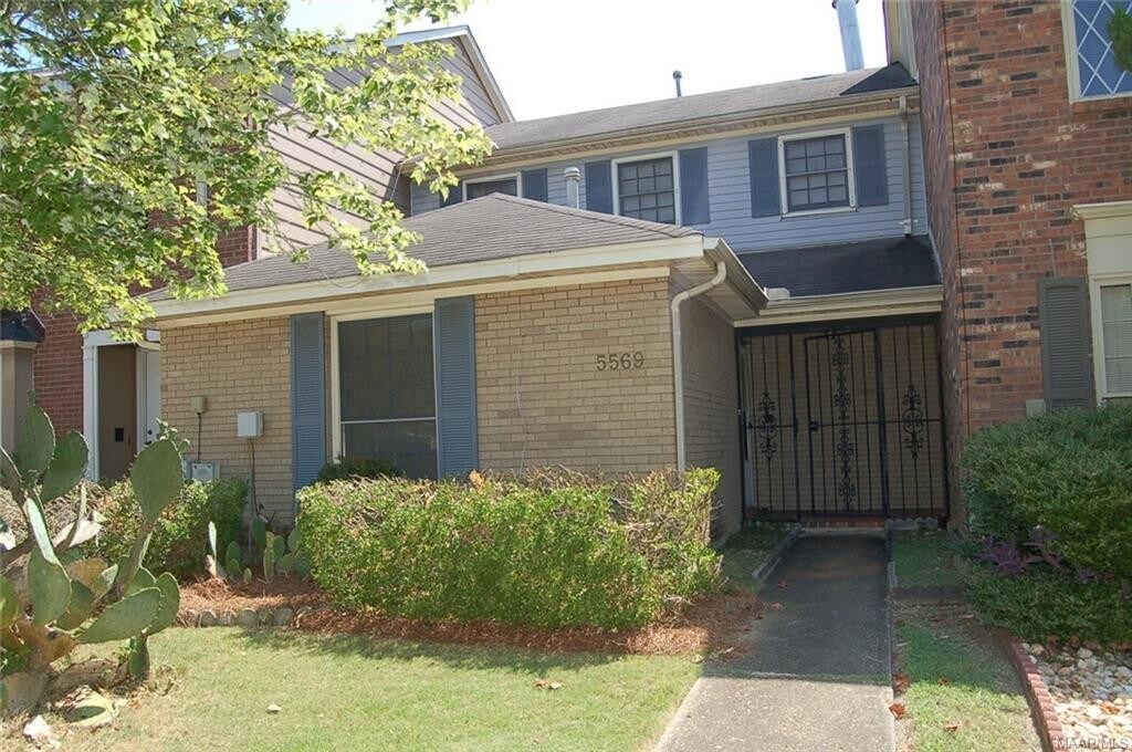 Building Photo - 5569 Carriage Brook Rd