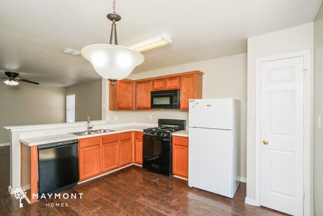 Building Photo - 8415 Chalk Hill Cove