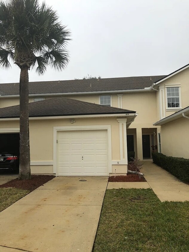 Primary Photo - 609 Southbranch Dr