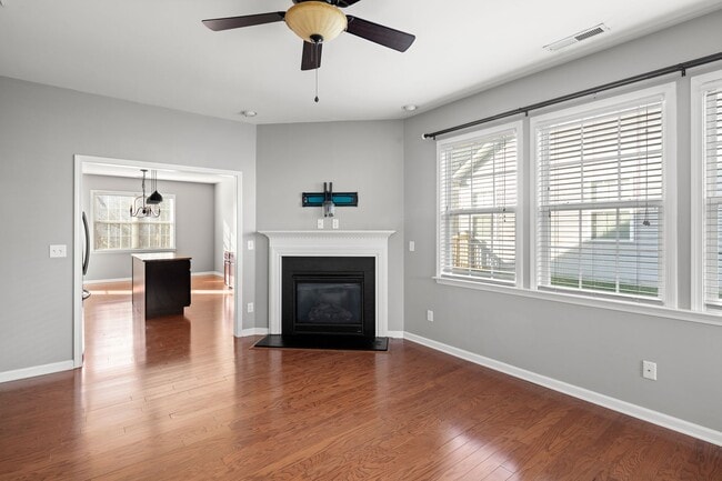Building Photo - Wonderful Home in Arden