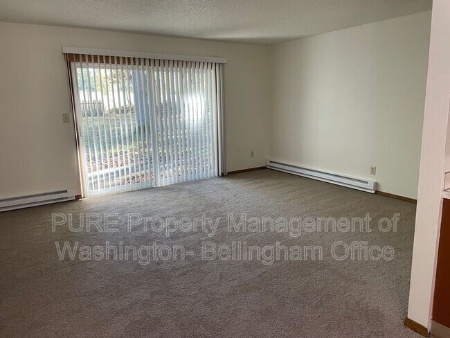Building Photo - 2502 E Sunset Dr