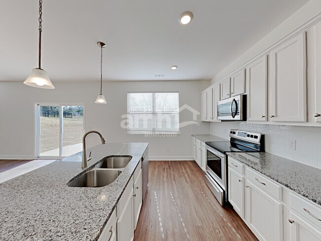 Building Photo - 1005 Bluewater Point Drive