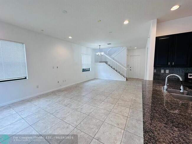 Building Photo - 9074 SW 39th St