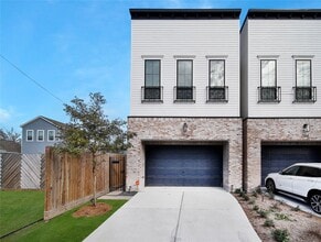 Building Photo - 1306 Laird St