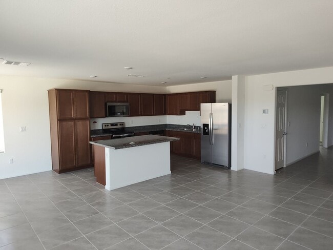 Building Photo - 3 bedroom 2 bath home located in Indian Springs, NV!