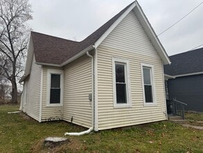 Building Photo - 508 Howland Ave