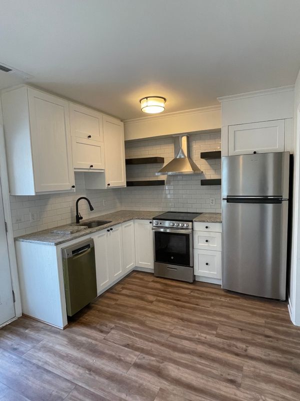 Foto del edificio - 101 Royal Forest Ct