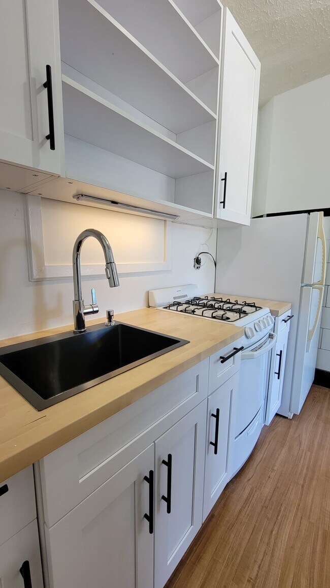 Foto del edificio - 5 Bluff Ave