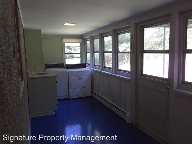 Building Photo - 364 W Midland Trl