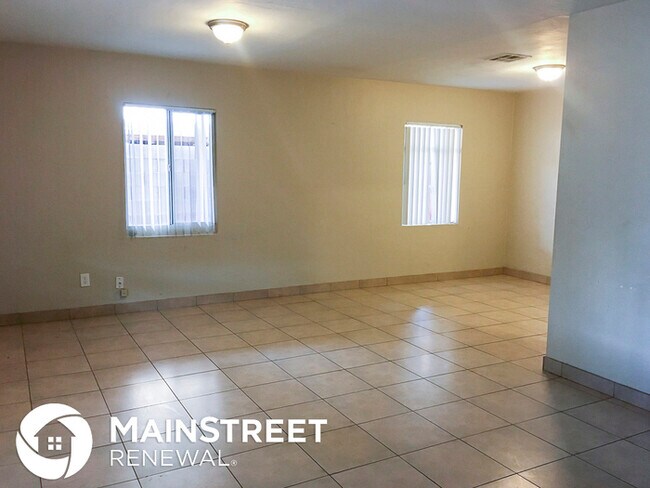 Foto del edificio - 3531 E Fillmore St