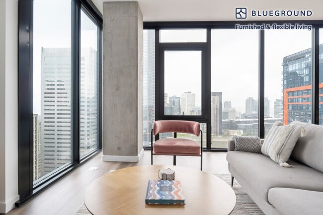 Building Photo - 704 Spring St