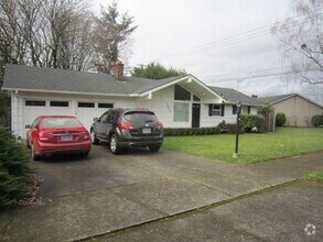 Building Photo - 1855 SW Knollcrest Dr
