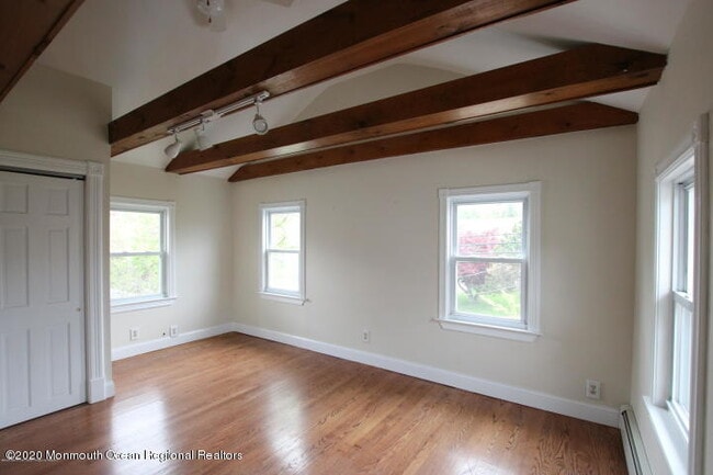 Building Photo - 370 W Park Ave
