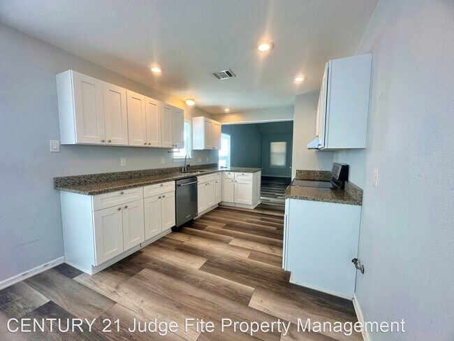 Foto del edificio - 3 br, 2 bath House - 814 N. Riverside Drive