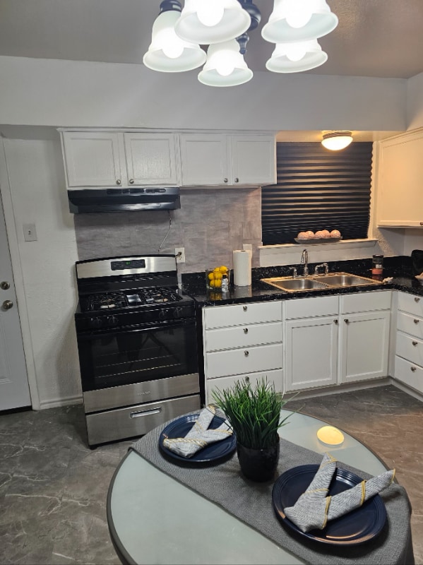 Building Photo - 4011 Happy Canyon Dr