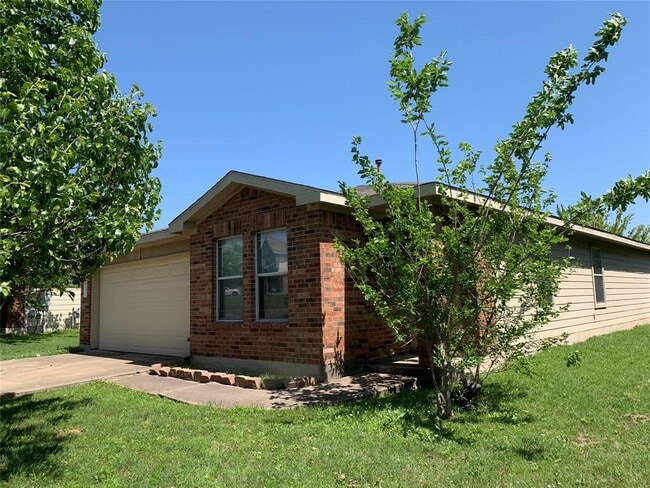 Building Photo - 369 Lake Washington Dr