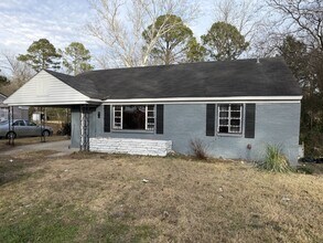 Building Photo - 3513 Le Bron Rd