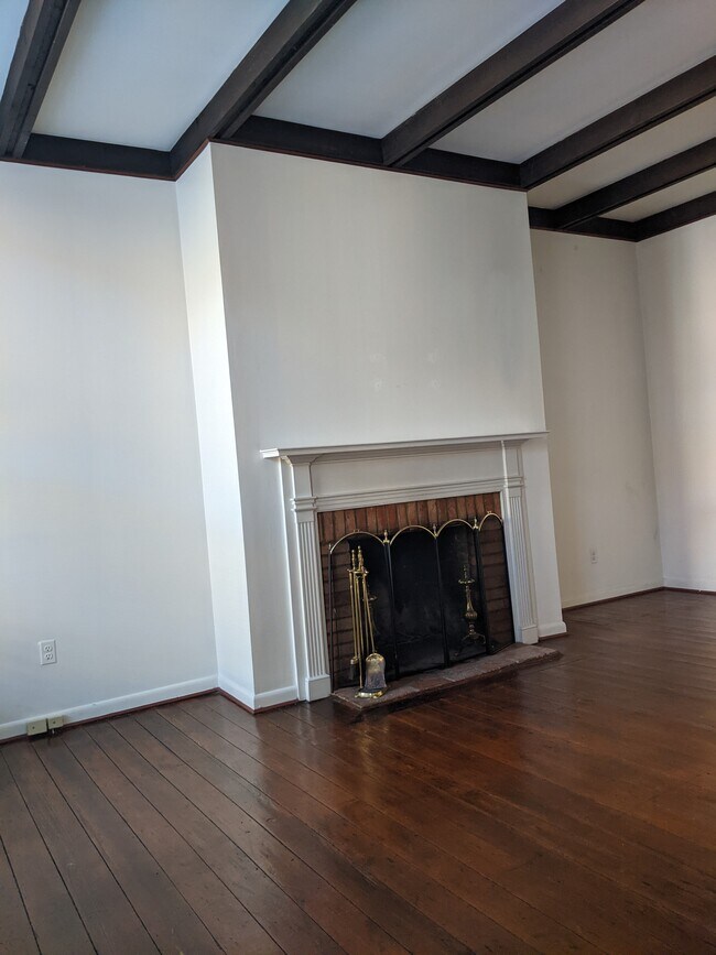 Living Room - 119 W Barre St