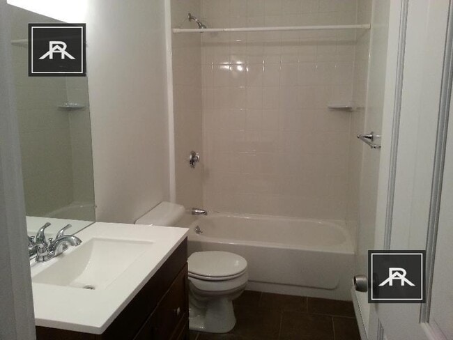 Building Photo - 3 bedroom in Boston MA 02125