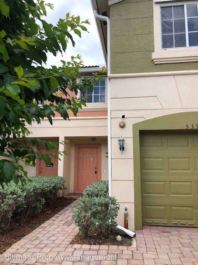 Foto principal - 3 br, 2.5 bath House - 5330 SE Mitchell Lane