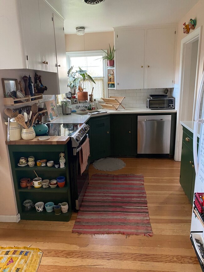 Foto del edificio - 7216 N McKenna Ave