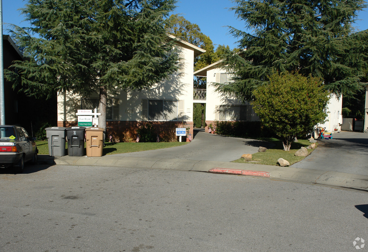 Primary Photo - 4318 Collins Ct